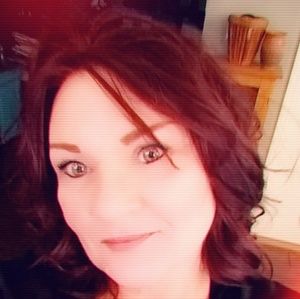 Meet your Posher, Leigh